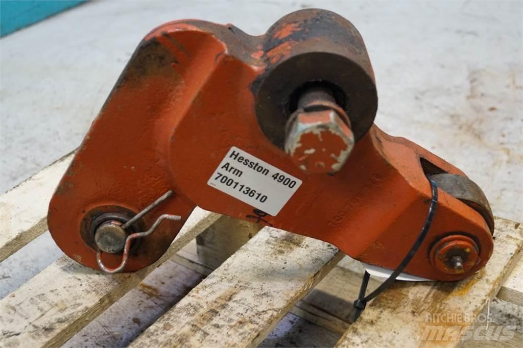 Hesston 4900 Pritege za bale