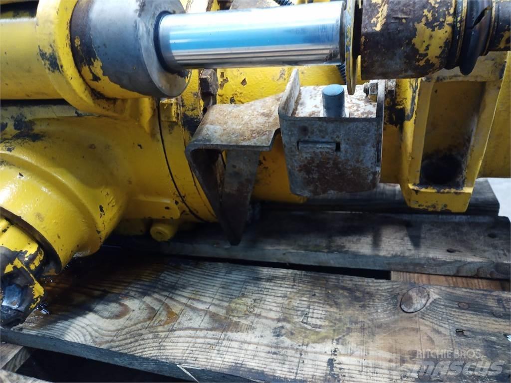 JCB 530 Osovine