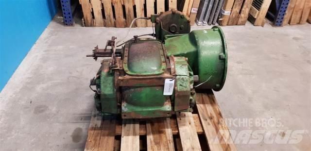 John Deere 1065 Menjač