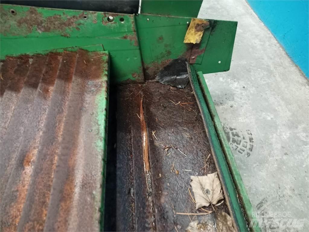 John Deere 1085 Posipači soli i peska