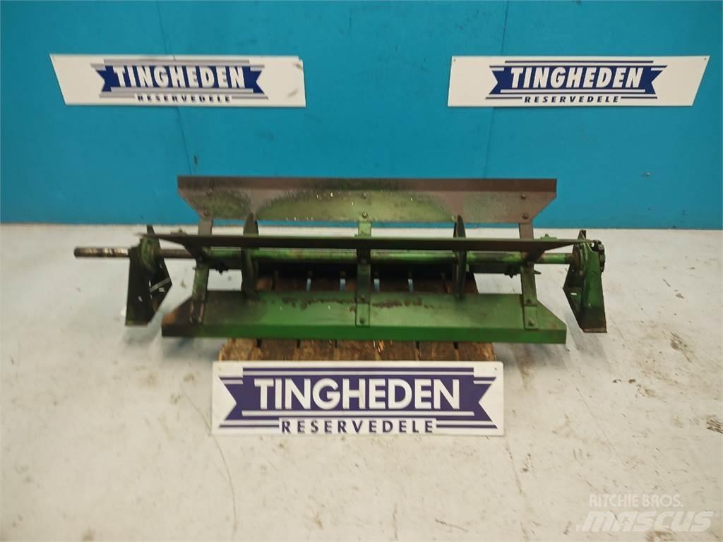John Deere 1177 Posipači soli i peska