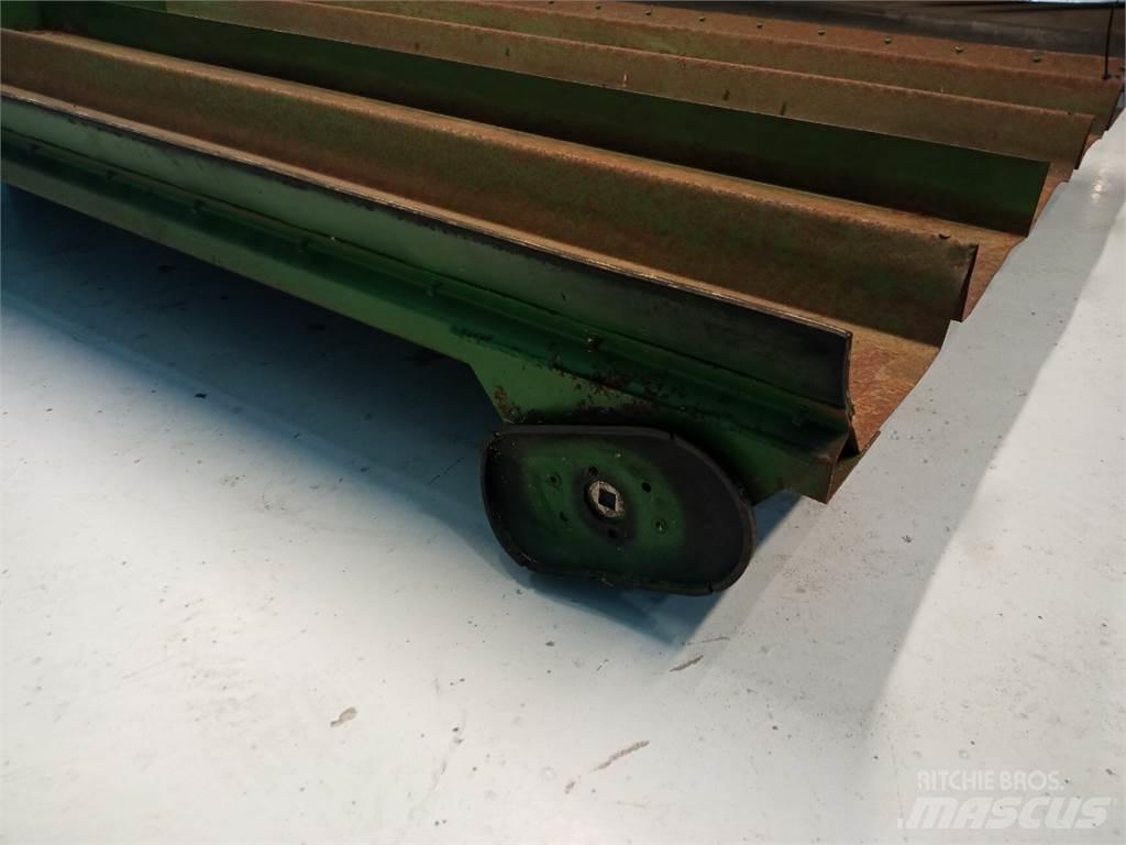 John Deere 2054 Posipači soli i peska