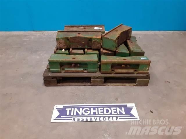 John Deere 2140 Prednji tegovi