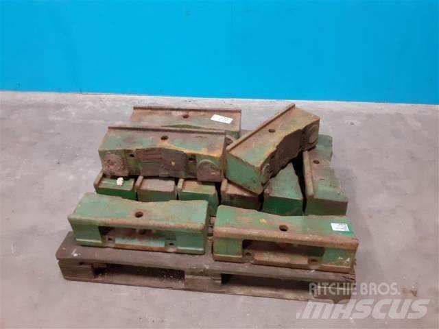 John Deere 2140 Prednji tegovi