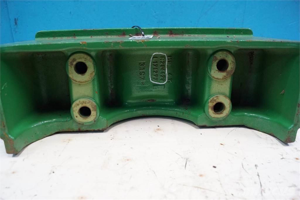 John Deere 6105M Prednji tegovi