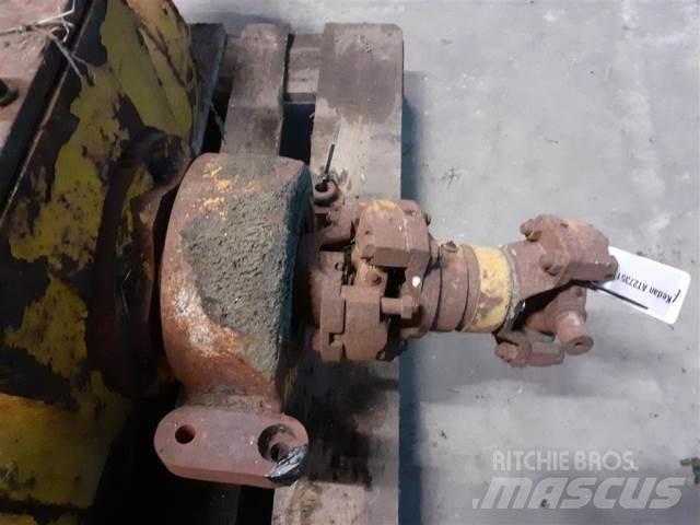 John Deere 644A Osovine
