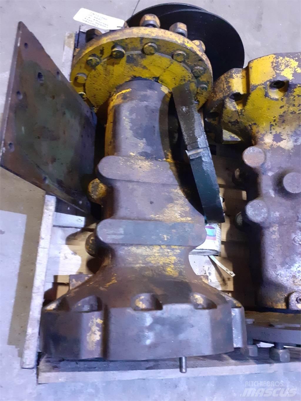John Deere 644C Osovine