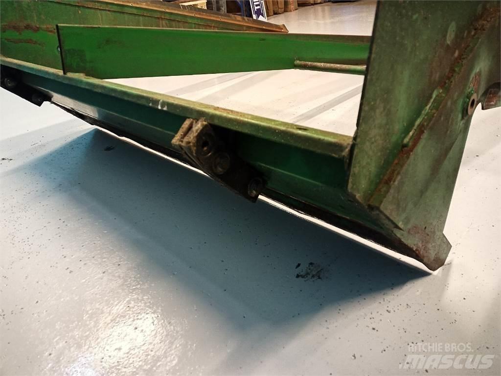 John Deere 9540 Posipači soli i peska