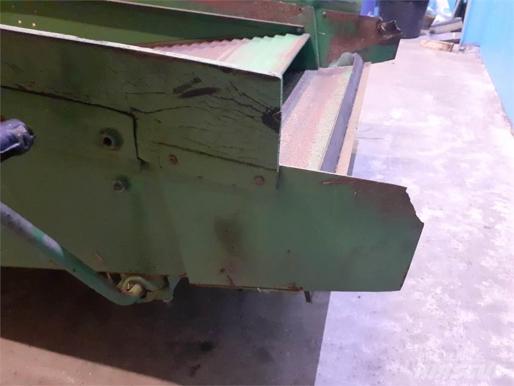 John Deere 955 Posipači soli i peska