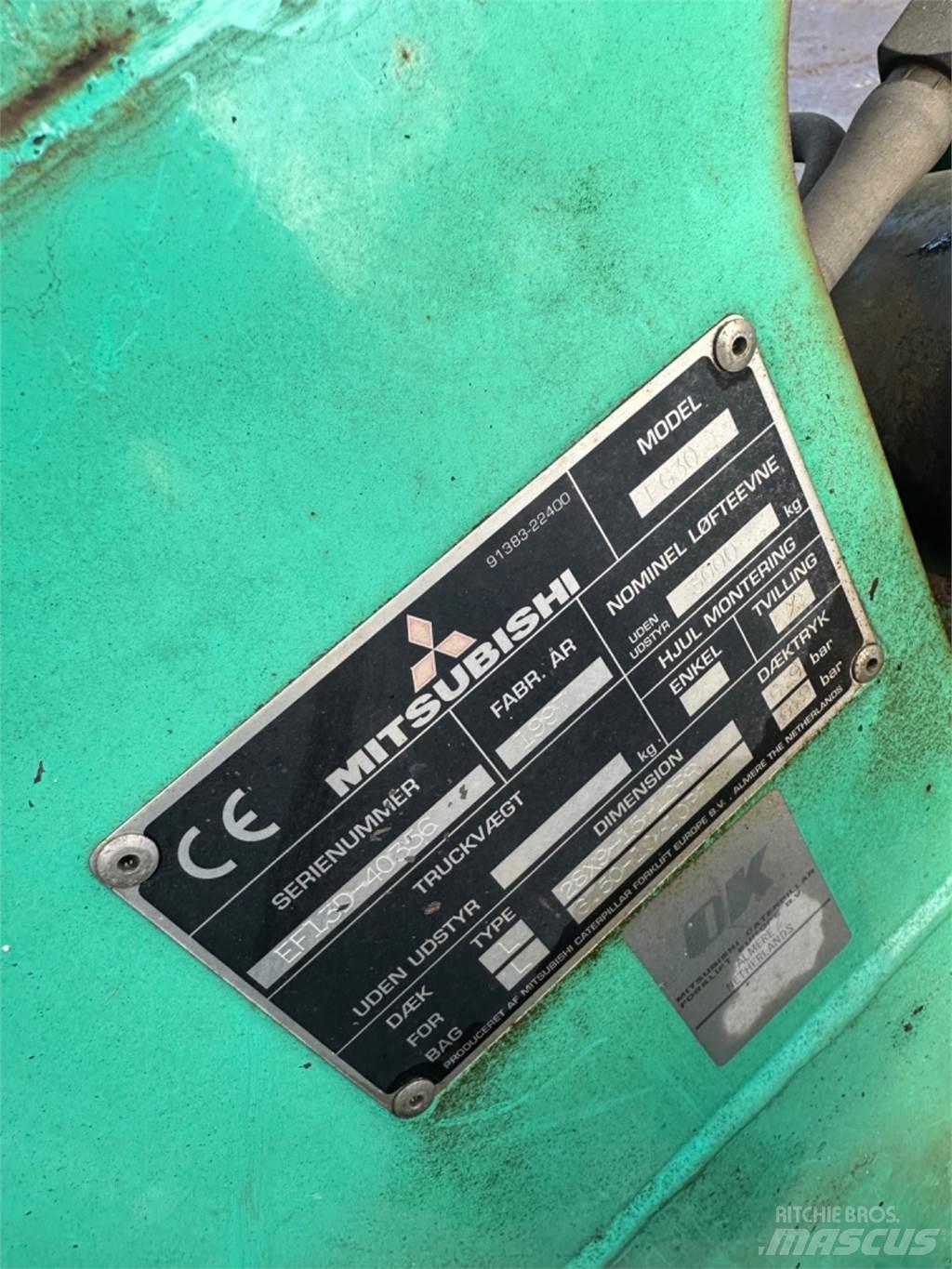 Mitsubishi FG30 Plinski viljuškari