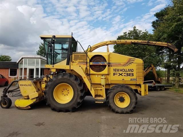 New Holland FX38 Mašine za stočnu hranu sa sopstvenim pogonom