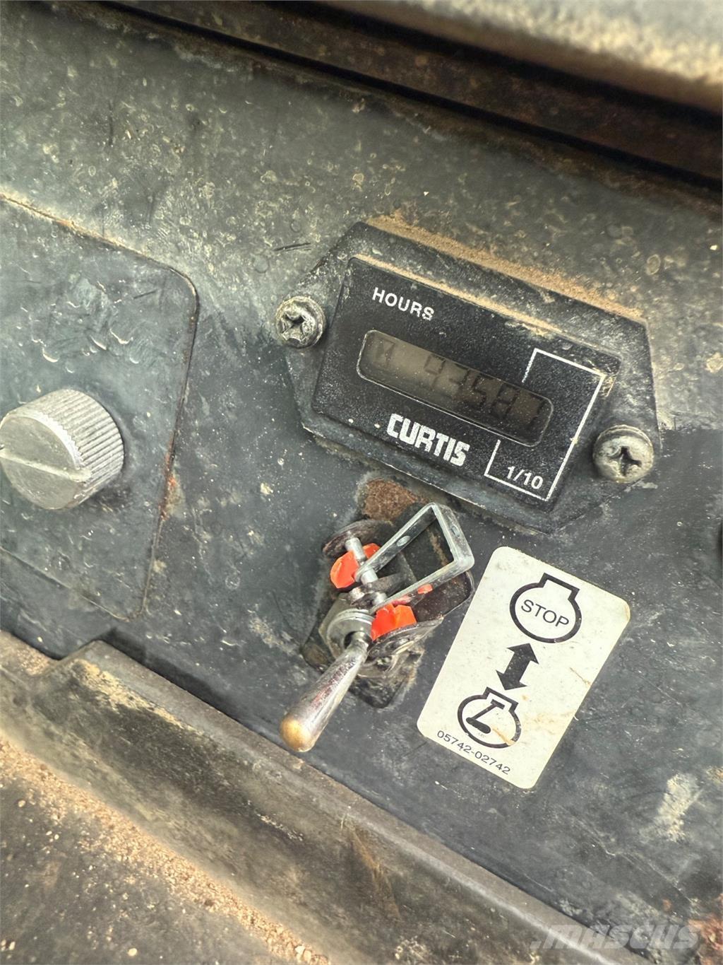 Takeuchi TB1140 Bageri guseničari