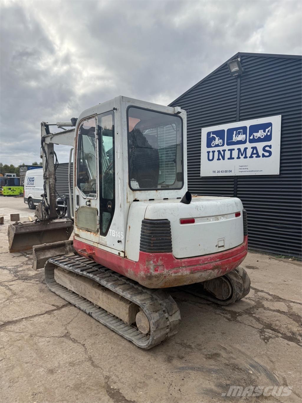 Takeuchi TB145 Bageri guseničari
