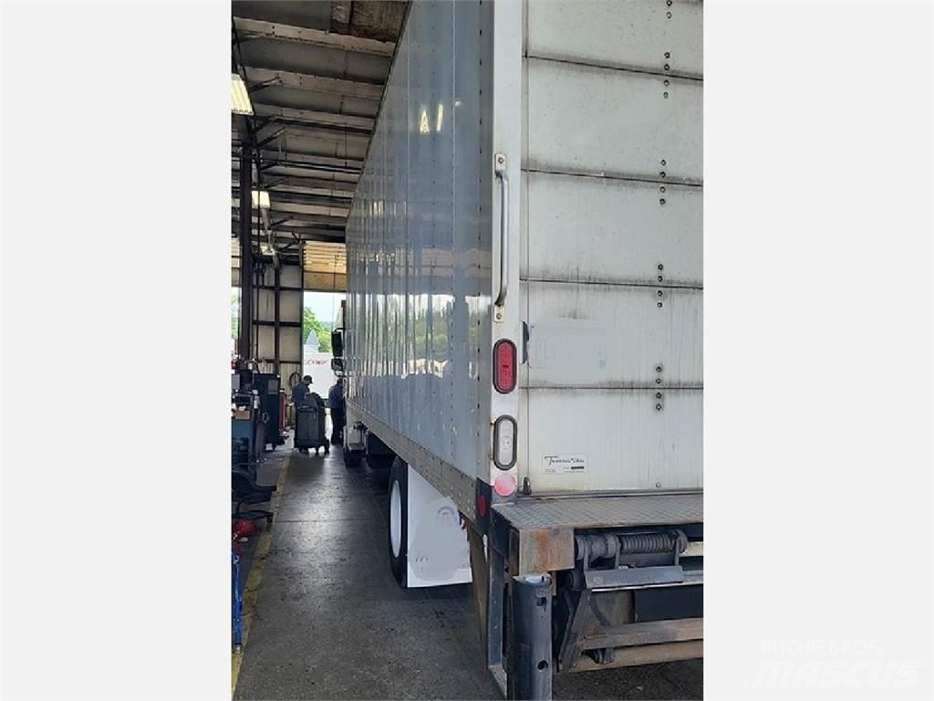 Freightliner M2 Sanduk kamioni