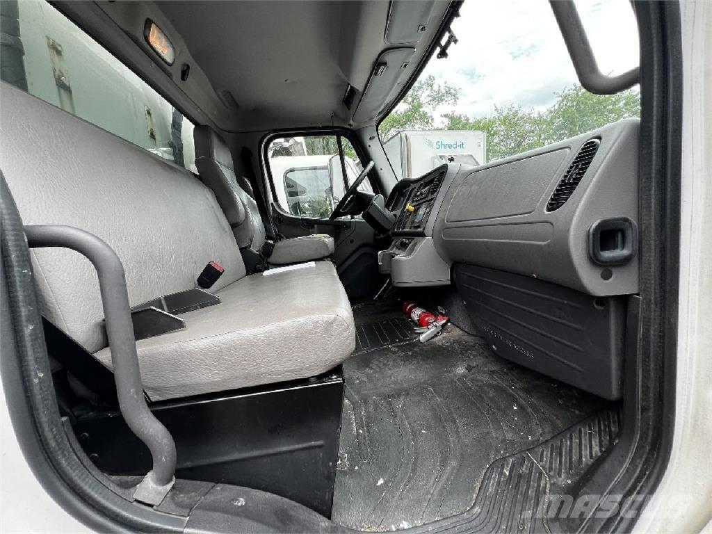 Freightliner M2-106 Sanduk kamioni