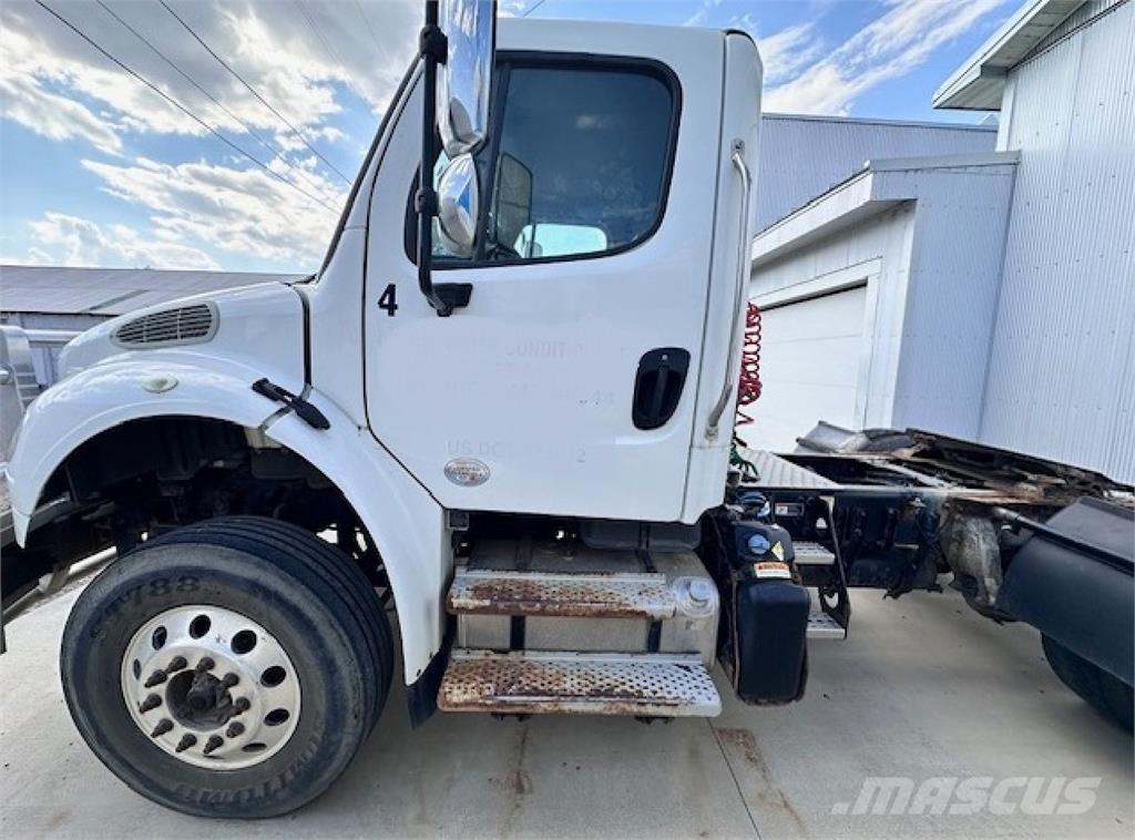 Freightliner M2 106 Tegljači