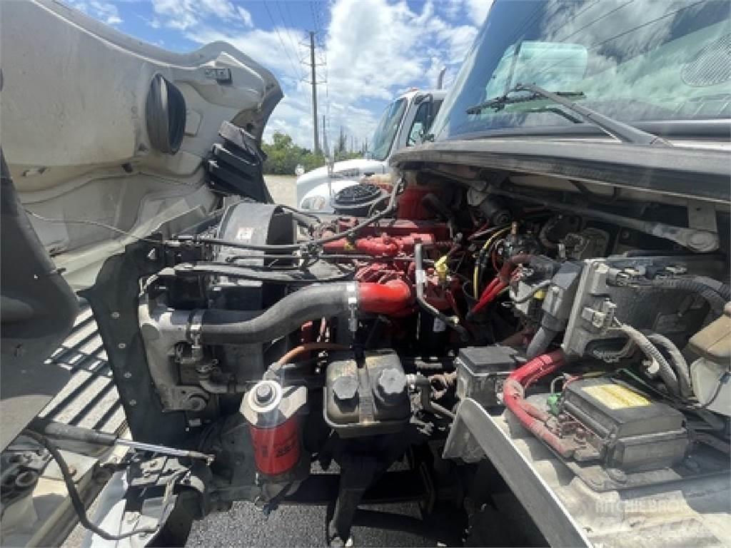 Freightliner M2106 Kamioni za prevoz pića