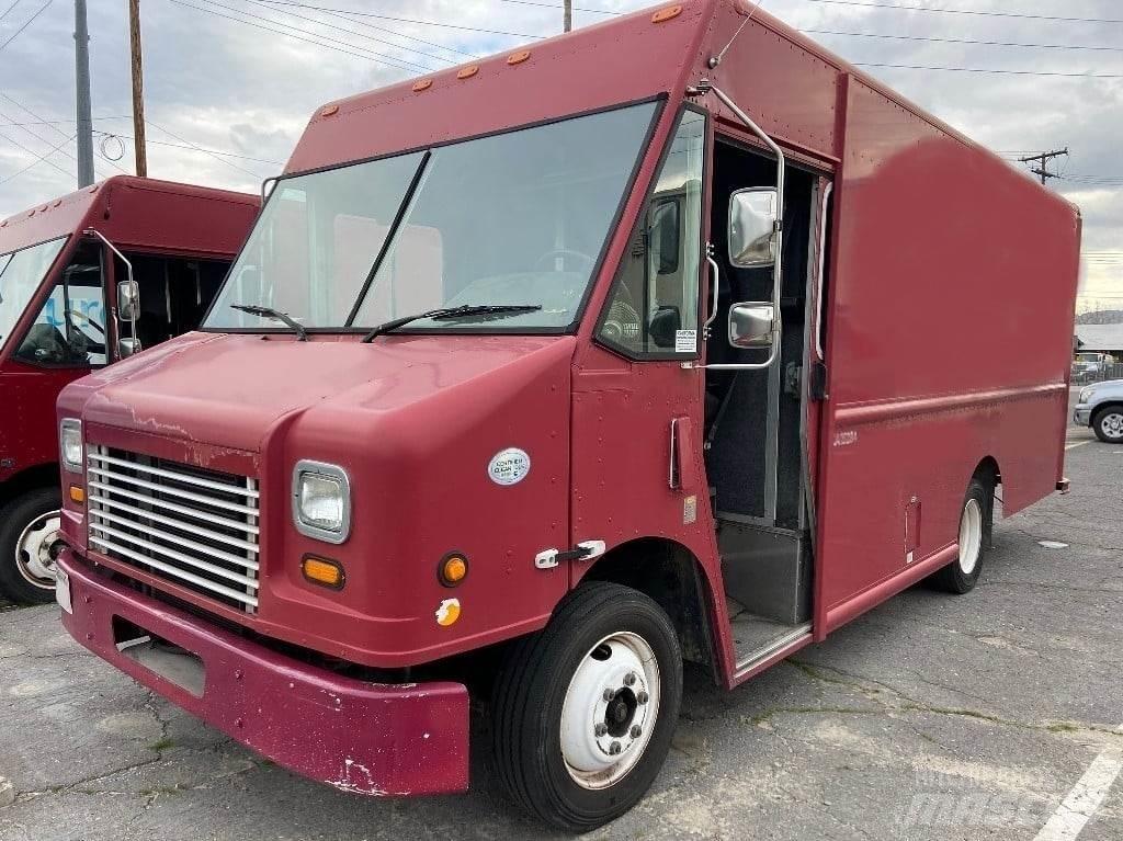 Freightliner MT45 Sanduk kombiji