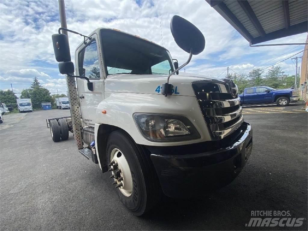 Hino 338 Kamioni-šasije