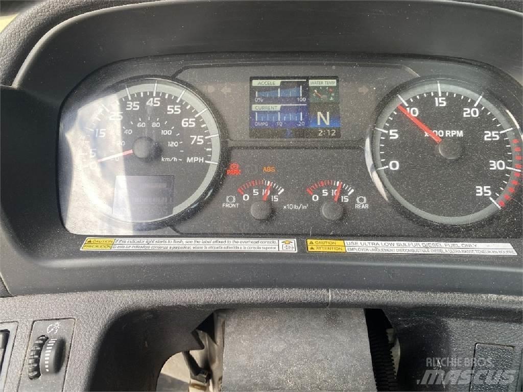 Hino 338 Kamioni-šasije