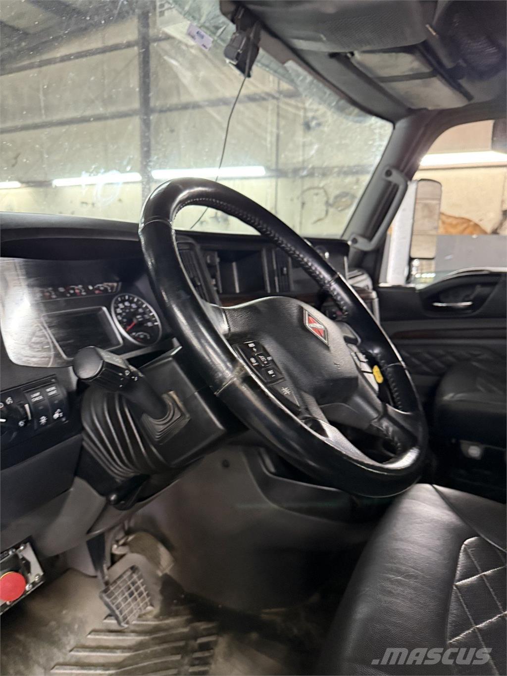 International HX620 Tegljači