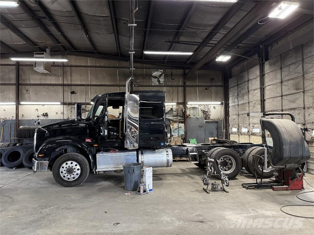 International HX620 Tegljači