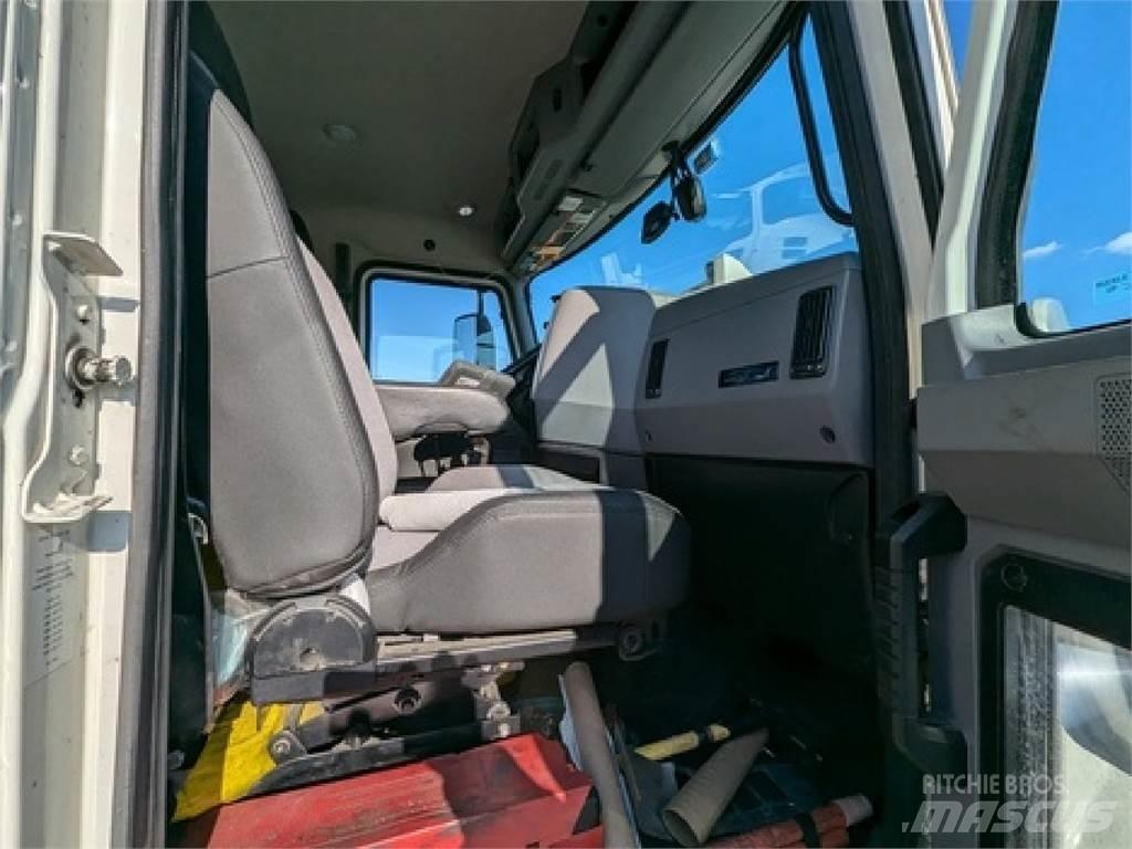 Mack AN64T Tegljači