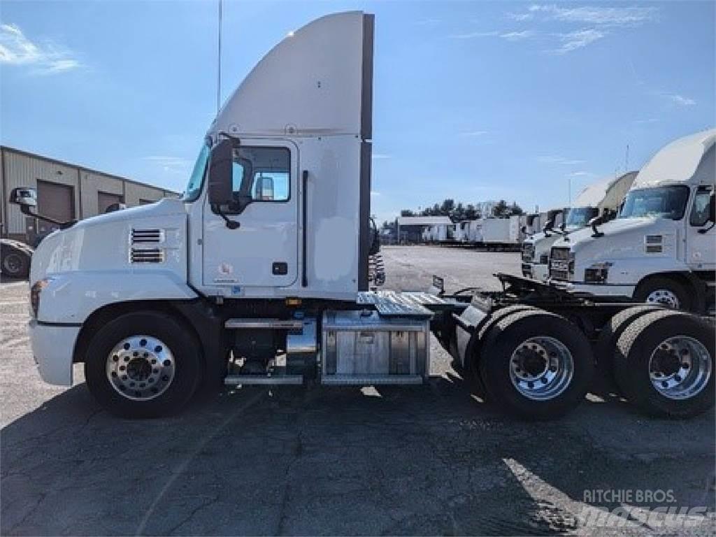 Mack AN64T Tegljači