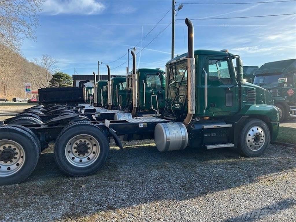 Mack AN64T Tegljači