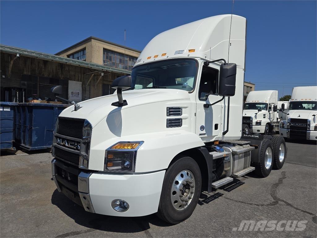 Mack AN64T Tegljači
