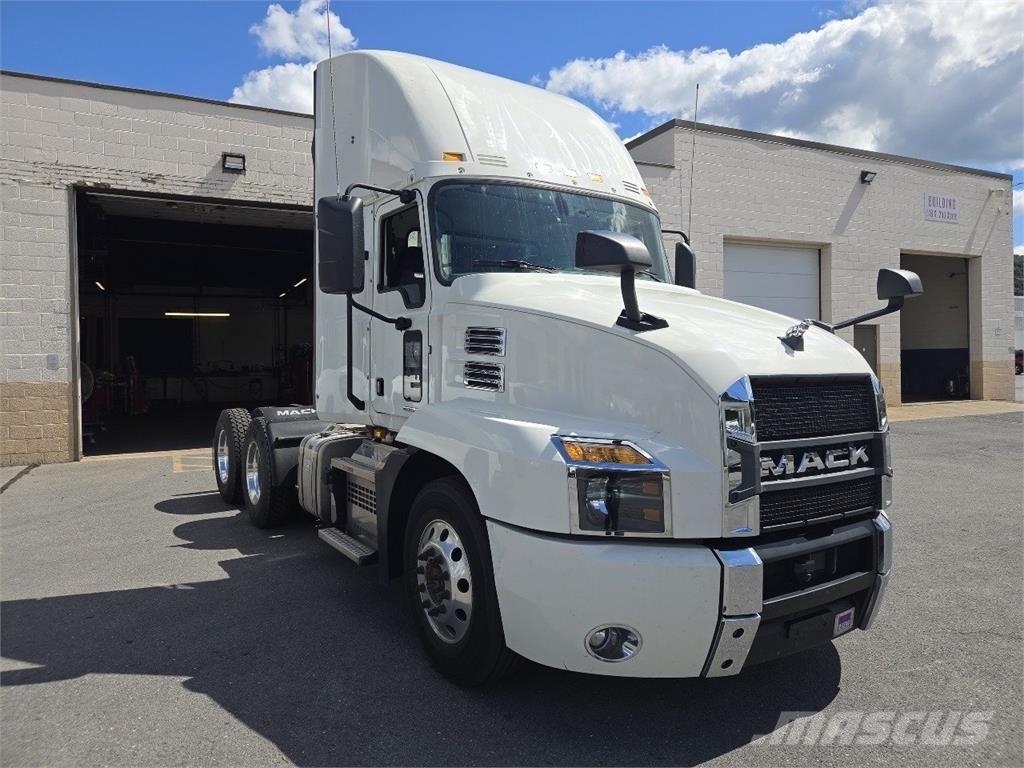 Mack AN64T Tegljači