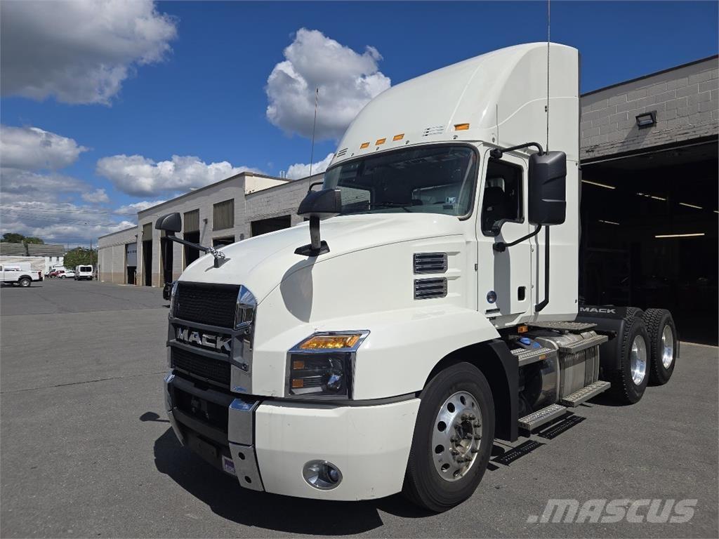 Mack AN64T Tegljači