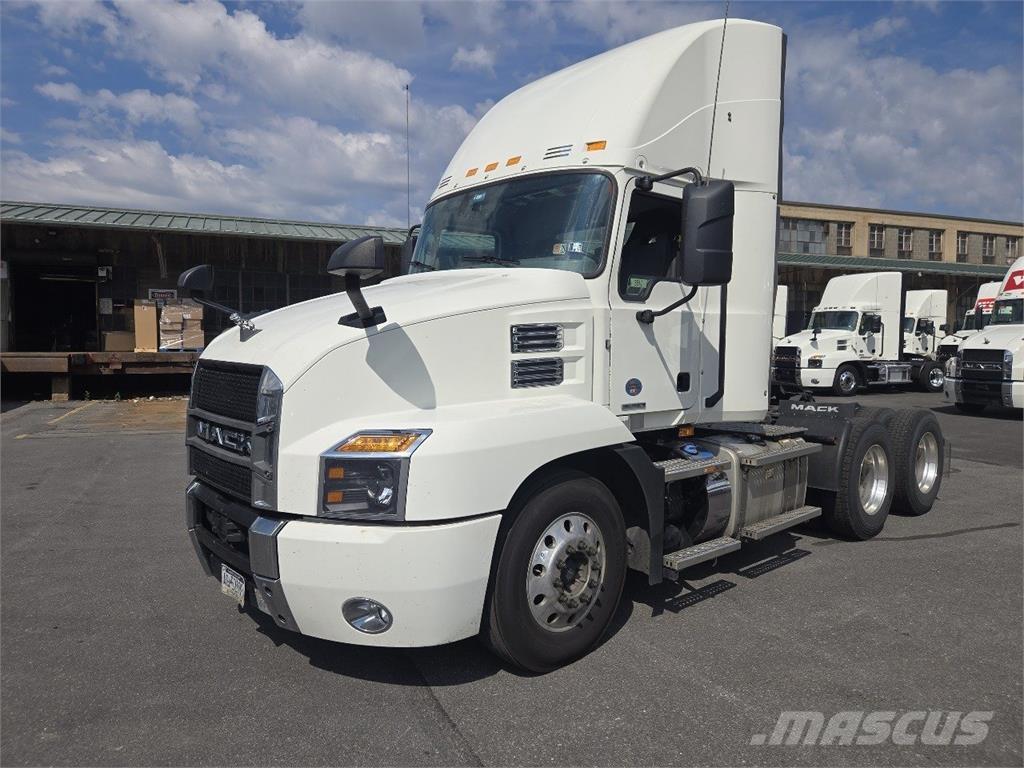 Mack AN64T Tegljači