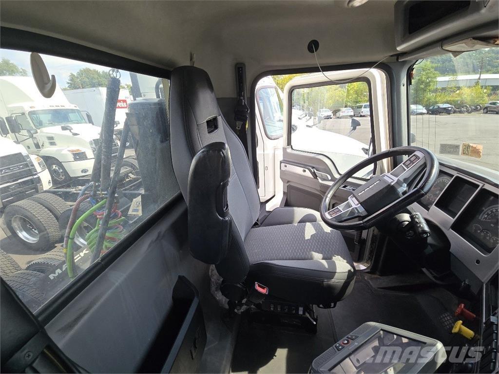 Mack AN64T Tegljači