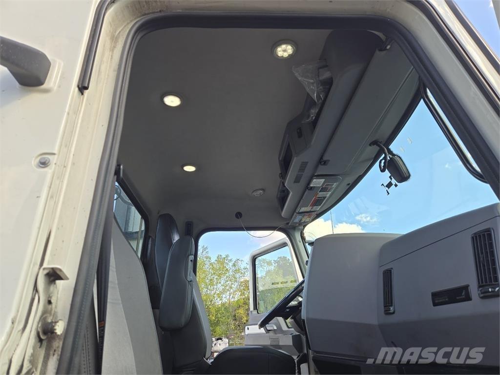 Mack AN64T Tegljači