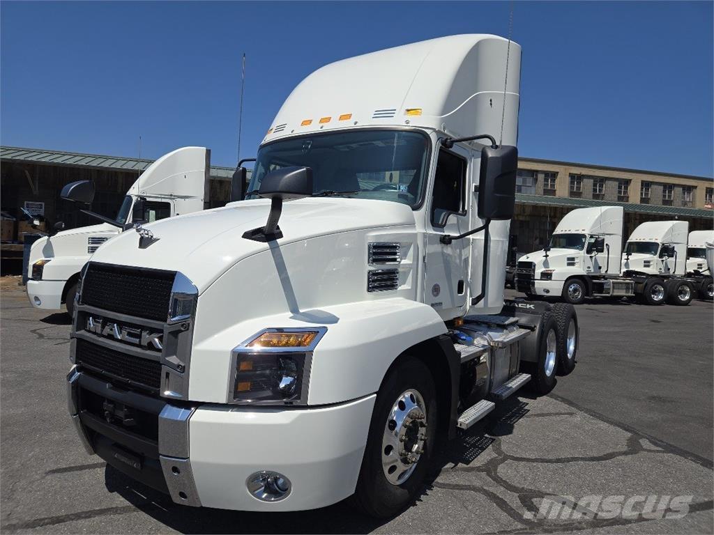 Mack AN64T Tegljači