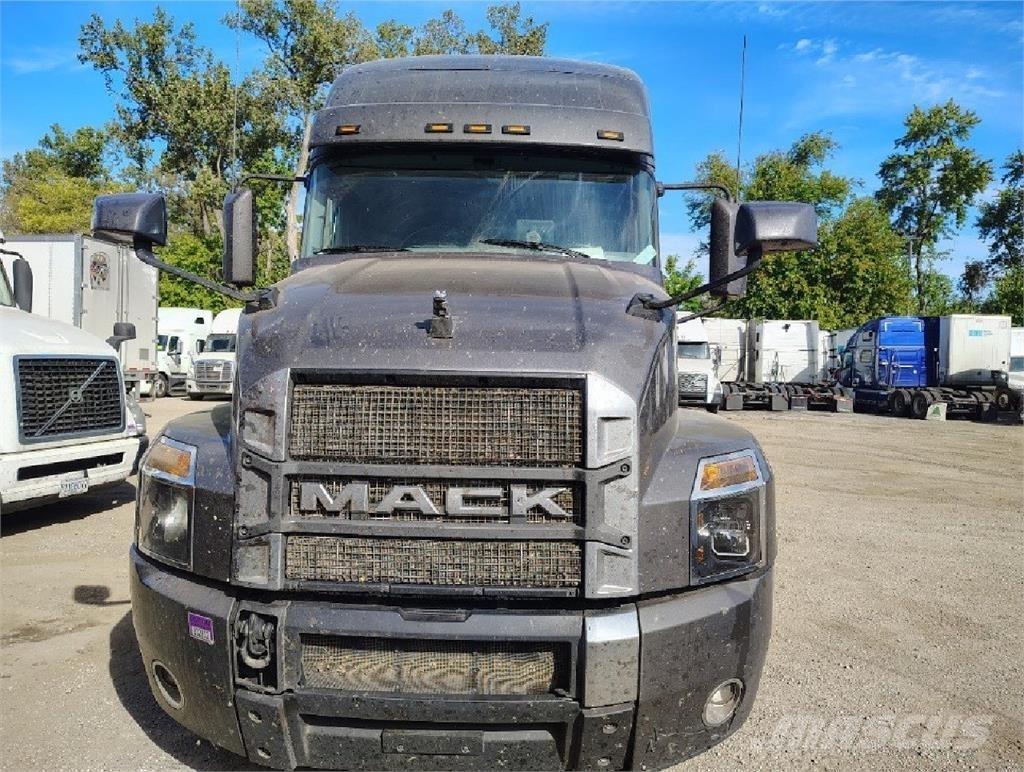 Mack Anthem 64T Tegljači