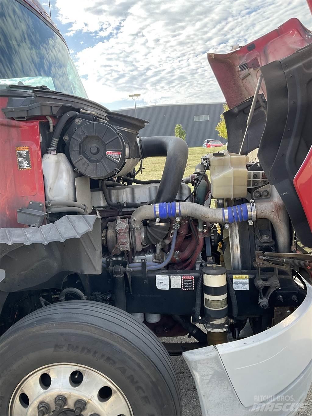 Mack CXU613 Tegljači