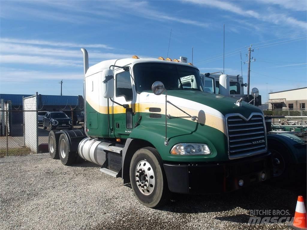 Mack CXU613 Tegljači