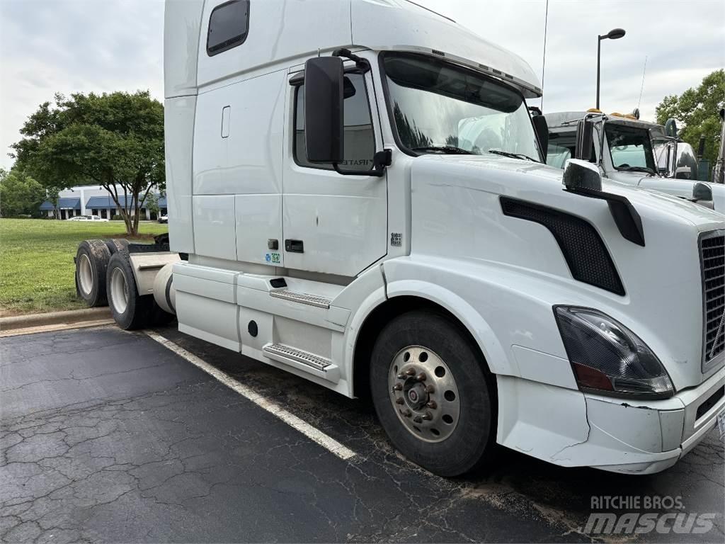 Volvo VNL64T670 Tegljači