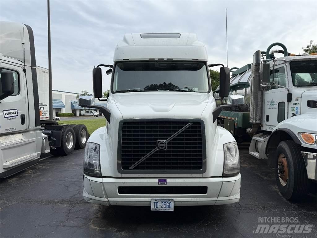 Volvo VNL64T670 Tegljači