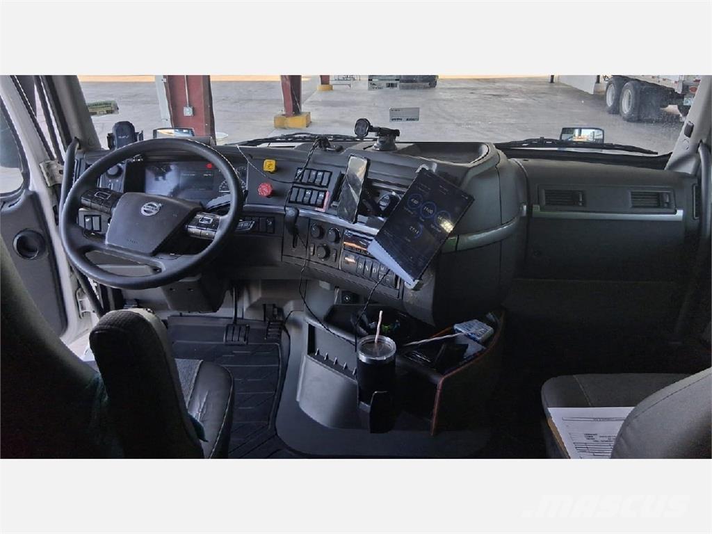 Volvo VNL64T760 Tegljači