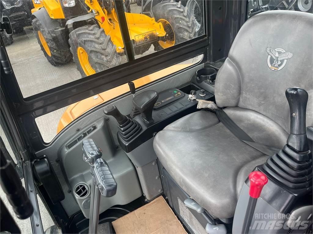 CASE CE CX30C Bageri guseničari