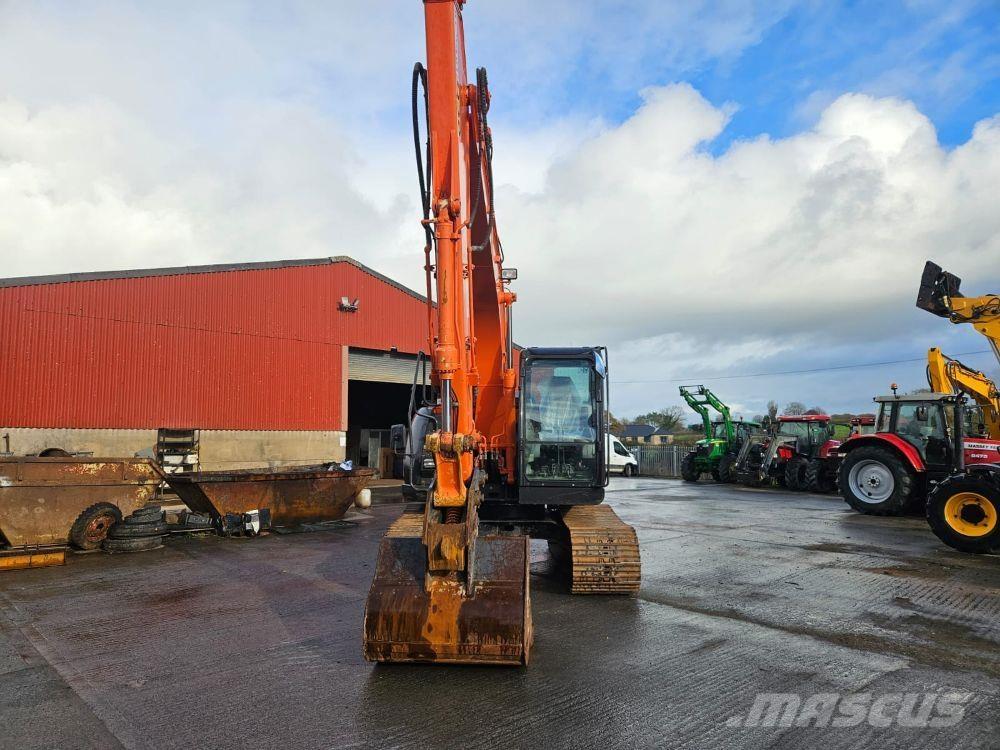 Hitachi ZX135 Bageri guseničari