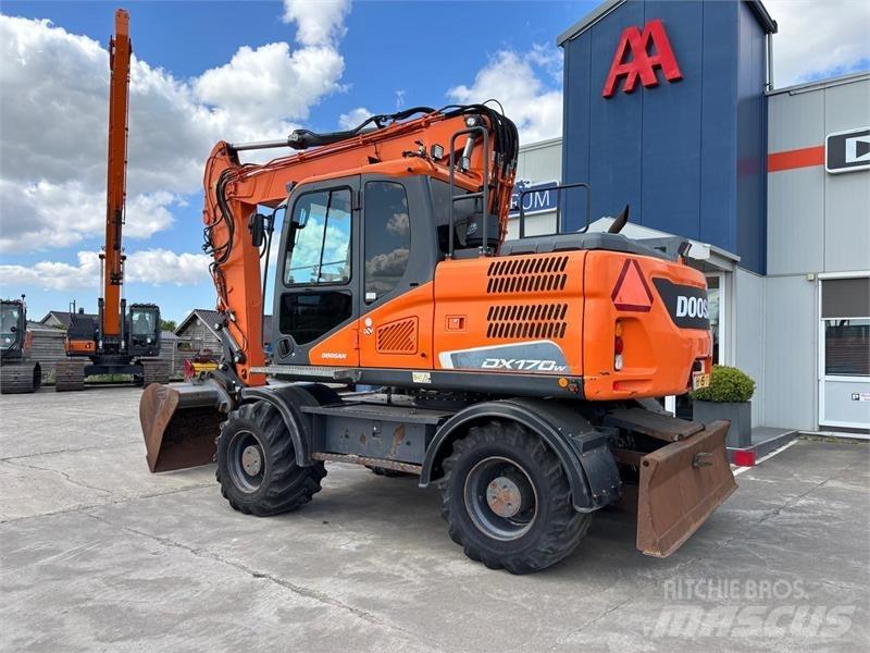 Doosan DX170W-5 Bageri točkaši