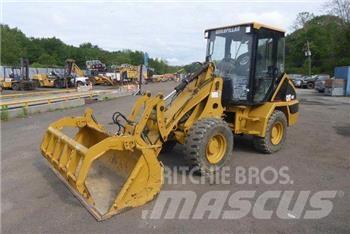 CAT 902 Utovarivači na točkove