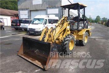 CAT 902 Utovarivači na točkove