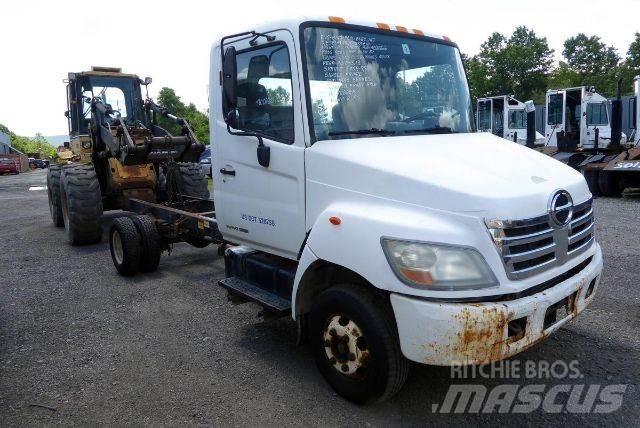 Hino 145 Kamioni-šasije