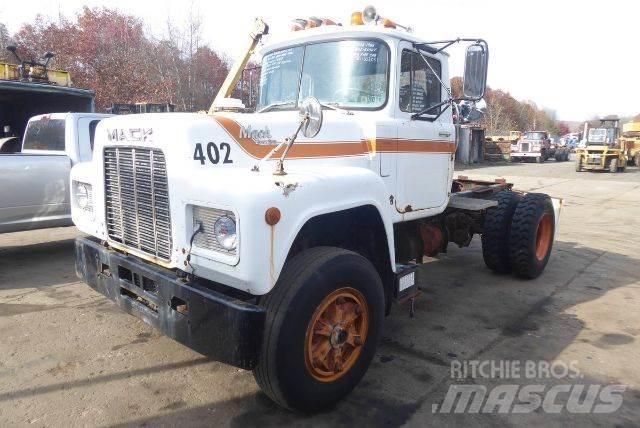 Mack R690T Kamioni-šasije