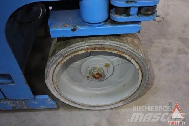 Genie GS-1930 Zglobne podizne platforme